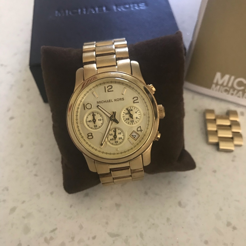 Michael Kors RUNWAY MK5055 Mid-Size Ladies Watch - Picture 3 of 5
